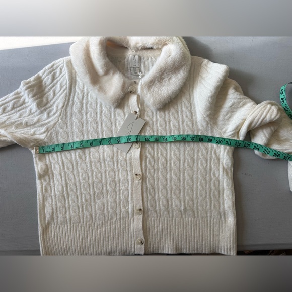 NWT JOIE FAUX FUR COLLAR CABLE KNIT BUTTONED CARDIGAN IN Ecru - Picture 8 of 11